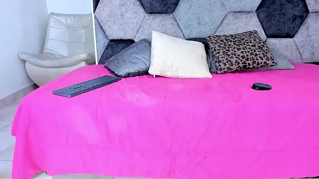 Hanna Garciia online show from 11/01/25, 08:00