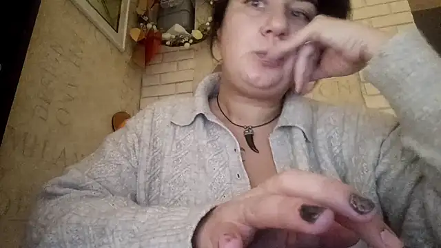 GwendolynFoster online show from 10/22/25, 03:12