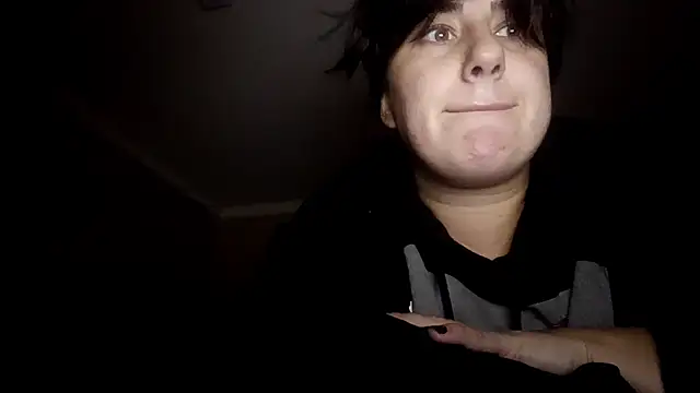 GwendolynFoster online show from 10/27/25, 04:33