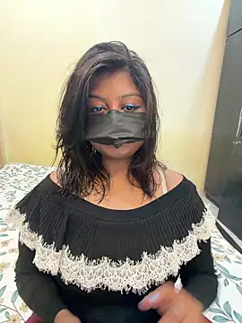 Snapshot of payal_mittal chatting on 04/14/26, 03:07 payal mittal online show from 04/14/26, 03:07