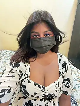 Snapshot of payal_mittal chatting on 04/16/26, 08:09 payal mittal online show from 04/16/26, 08:09