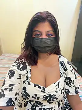 Snapshot of payal_mittal chatting on 04/29/26, 06:25 payal mittal online show from 04/29/26, 06:25