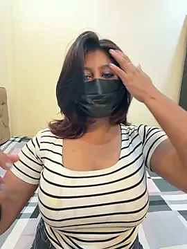 Snapshot of payal_mittal chatting on 06/16/26, 02:14 payal mittal online show from 06/16/26, 02:14