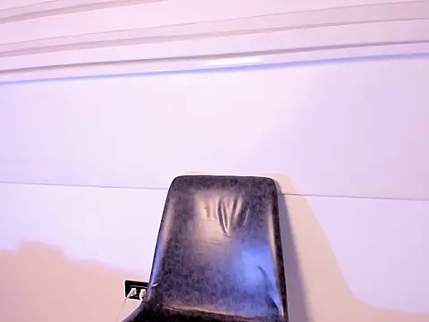 Snapshot of little_kris1 chatting on 11/22/25, 12:37 little kris1 online show from 11/22/25, 12:37