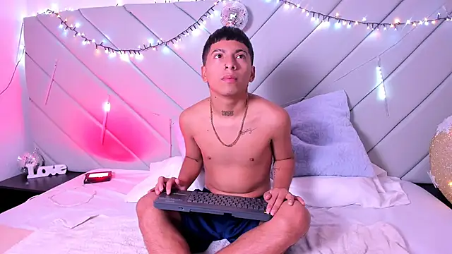 Snapshot of little_kris1 chatting on 12/03/25, 12:36 little kris1 online show from 12/03/25, 12:36