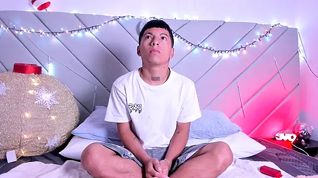 Snapshot of little_kris1 chatting on 12/05/25, 12:03 little kris1 online show from 12/05/25, 12:03