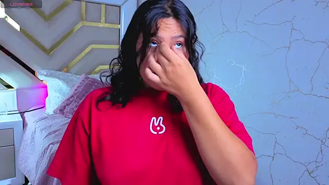 luna jonezz online show from 11/13/25, 11:31