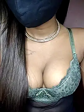 Snapshot of Strip_Hotty242 chatting on 10/27/25, 06:01 Strip Hotty242 online show from 10/27/25, 06:01