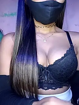 Snapshot of Strip_Hotty242 chatting on 12/13/25, 07:53 Strip Hotty242 online show from 12/13/25, 07:53