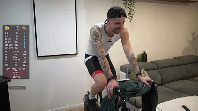 monsieurguitsxxx online show from 02/14/26, 04:04