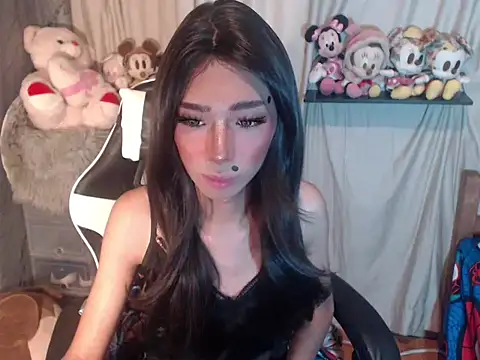 Snapshot of Yourasianbabyemma chatting on 10/25/25, 06:10 Yourasianbabyemma online show from 10/25/25, 06:10