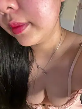 Snapshot of Aimee_milk chatting on 04/06/26, 02:18 Aimee milk online show from 04/06/26, 02:18