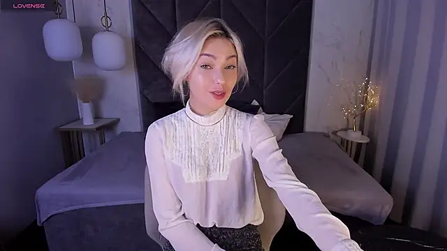 AlysiaSun  online show from 10/17/25, 01:57