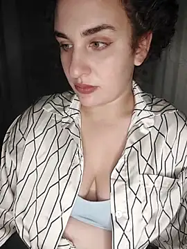 Kiki Catty online show from 10/19/25, 07:36