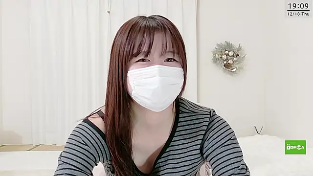 Snapshot of rei-chan chatting on 12/18/25, 10:10 rei-chan online show from 12/18/25, 10:10