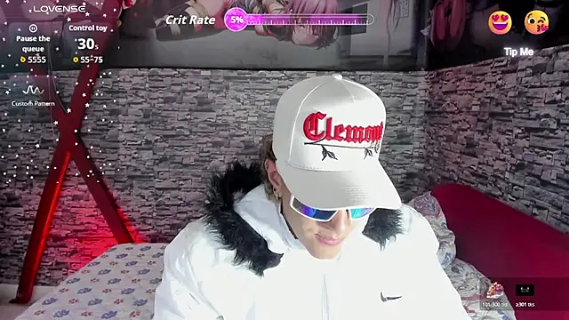 Hayden Boy  online show from 12/18/25, 04:07