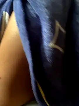 Snapshot of Techi0525 chatting on 11/29/25, 12:19 Techi0525 online show from 11/29/25, 12:19