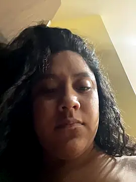 Snapshot of Techi0525 chatting on 12/04/25, 01:53 Techi0525 online show from 12/04/25, 01:53