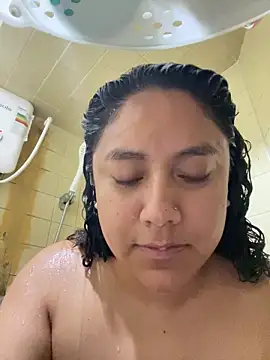 Snapshot of Techi0525 chatting on 12/18/25, 04:02 Techi0525 online show from 12/18/25, 04:02