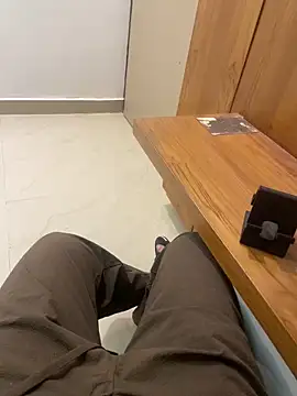 Snapshot of Notme_09 chatting on 11/13/25, 02:49 Notme 09 online show from 11/13/25, 02:49