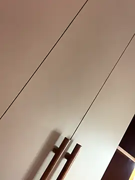 Snapshot of Notme_09 chatting on 12/21/25, 10:33 Notme 09 online show from 12/21/25, 10:33