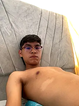 Muchachito18 online show from 11/06/25, 01:23