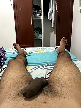 Muchachito18 online show from 11/16/25, 04:07