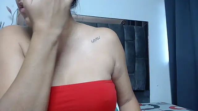 Snapshot of Salmma_Milf chatting on 12/16/25, 11:37 Salmma Milf online show from 12/16/25, 11:37