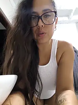 Snapshot of Salmma_Milf chatting on 02/19/26, 12:06 Salmma Milf online show from 02/19/26, 12:06