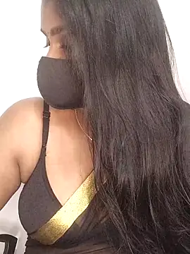 Snapshot of tamil_poongani chatting on 10/15/25, 05:46 tamil poongani online show from 10/15/25, 05:46