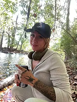 EllieELf online show from 10/21/25, 06:52