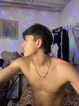 Snapshot of Myke_hotxxx chatting on 11/24/25, 03:06 Myke hotxxx online show from 11/24/25, 03:06