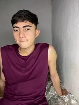 Snapshot of Myke_hotxxx chatting on 12/04/25, 04:11 Myke hotxxx online show from 12/04/25, 04:11