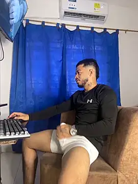 Snapshot of Kylian_Alessandro chatting on 11/11/25, 02:50 Kylian Alessandro online show from 11/11/25, 02:50