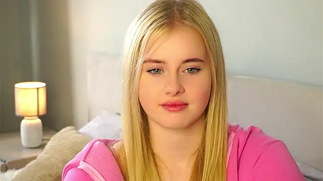 MoriahBorella online show from 10/19/25, 10:38