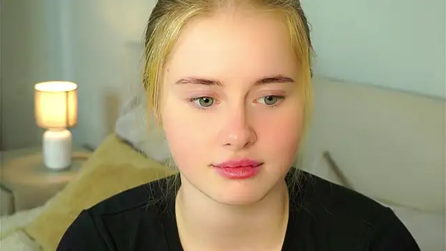 MoriahBorella online show from 10/21/25, 10:49