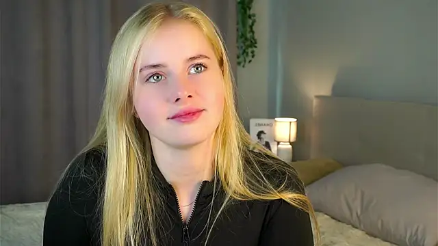 MoriahBorella online show from 10/23/25, 08:02