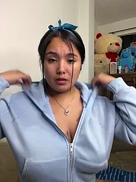 Snapshot of Mellani_luod chatting on 04/25/26, 03:31 Mellani luod online show from 04/25/26, 03:31