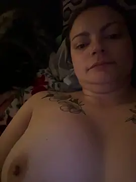 Snapshot of honeygirlox chatting on 10/30/25, 12:39 honeygirlox online show from 10/30/25, 12:39