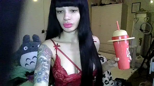 Snapshot of LucyMiax chatting on 12/01/25, 08:52 LucyMiax online show from 12/01/25, 08:52