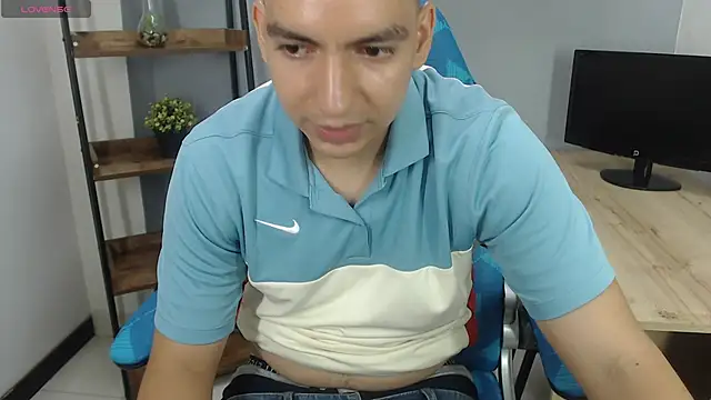 Axel Stones  online show from 10/18/25, 03:13