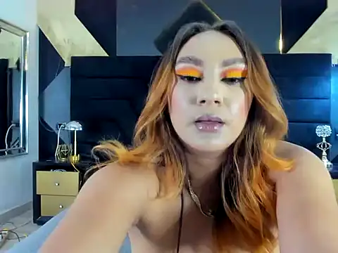 Snapshot of candiefox chatting on 10/24/25, 04:53 candiefox online show from 10/24/25, 04:53