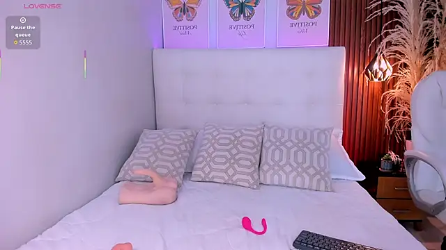 Snapshot of susie_thomsonn chatting on 01/14/26, 01:22 susie thomsonn online show from 01/14/26, 01:22