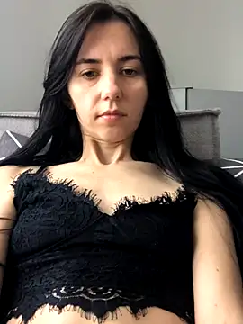 oliviya mur online show from 10/20/25, 07:42