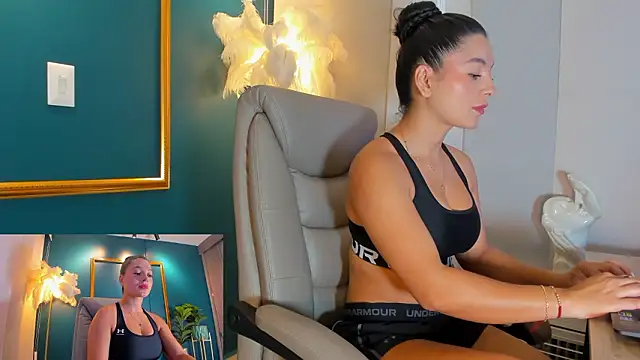 Snapshot of Rashel_Frost_ chatting on 03/20/26, 04:34 Rashel Frost online show from 03/20/26, 04:34