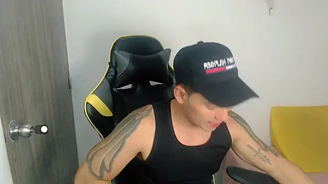 Snapshot of Maynow_666 chatting on 10/22/25, 09:03 Maynow 666 online show from 10/22/25, 09:03