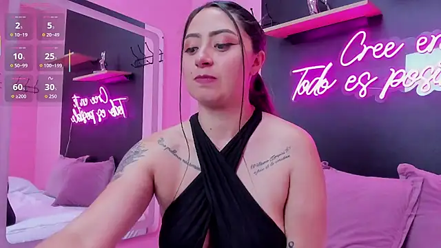 JuliethCruz  online show from 10/24/25, 05:42