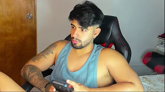 maximo black  online show from 12/02/25, 02:06