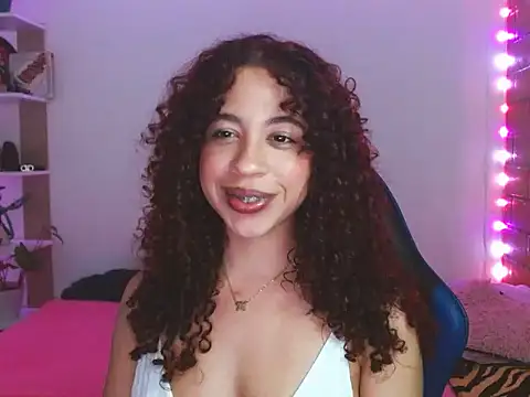 Snapshot of Medussa3033 chatting on 04/01/26, 03:40 Medussa3033 online show from 04/01/26, 03:40