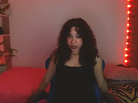 Snapshot of Medussa3033 chatting on 04/10/26, 04:50 Medussa3033 online show from 04/10/26, 04:50